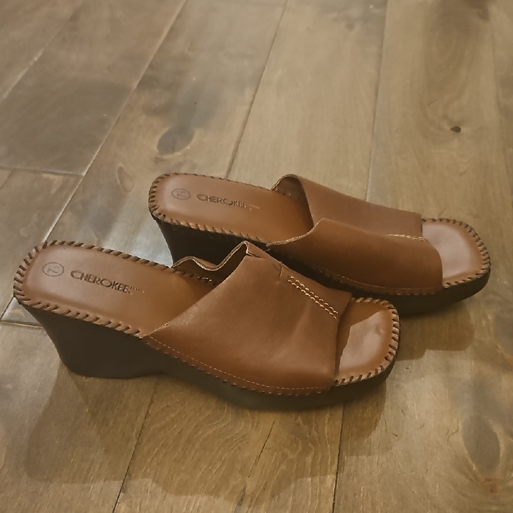 Cherokee Brown Leather Wedge Mule Slides
